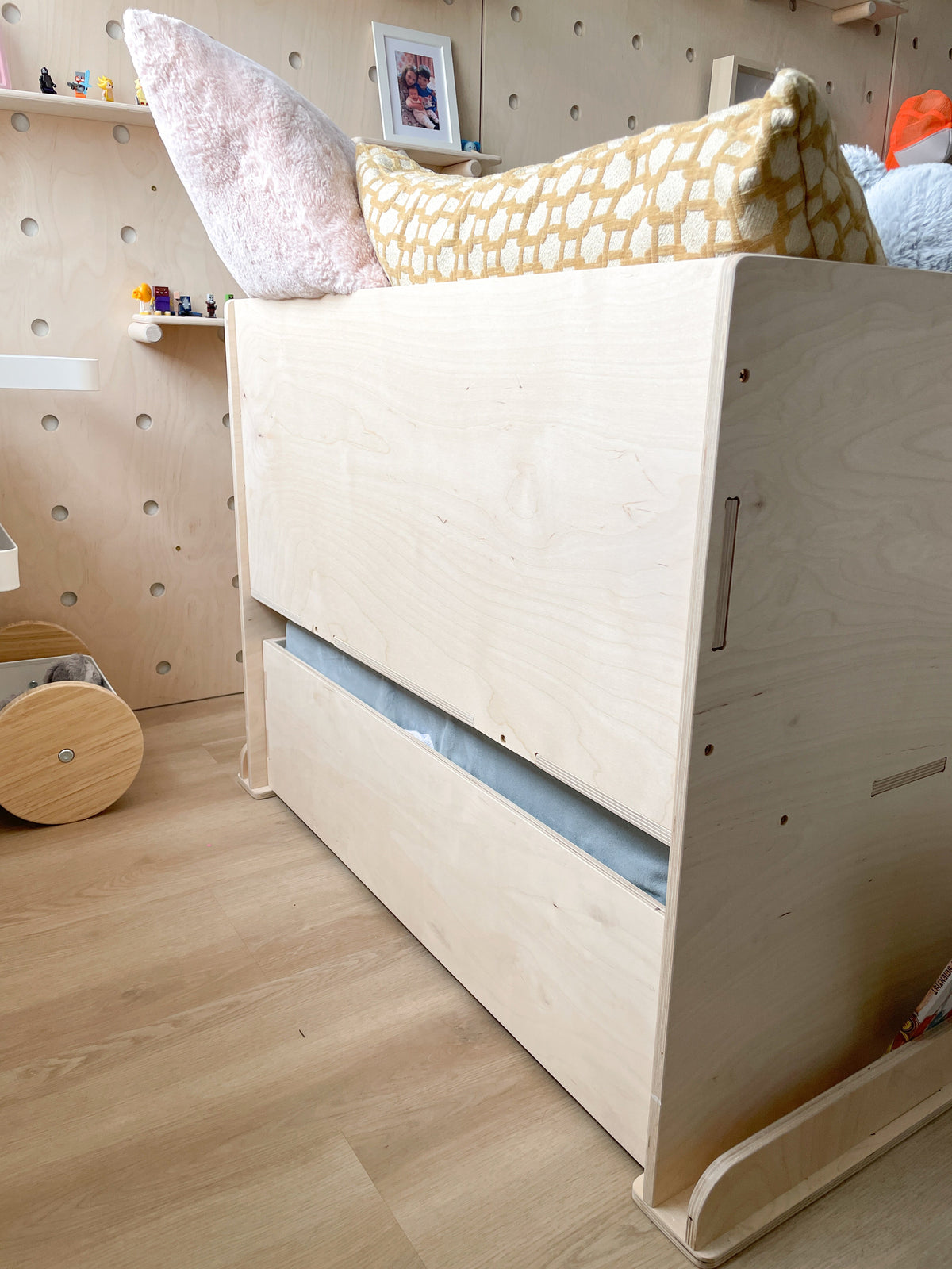 NICOLE- Play Cushion Daybed with Storage